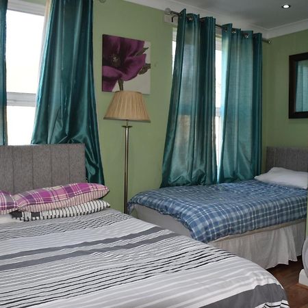 Three Bedroom House Lancaster Road لندن المظهر الخارجي الصورة