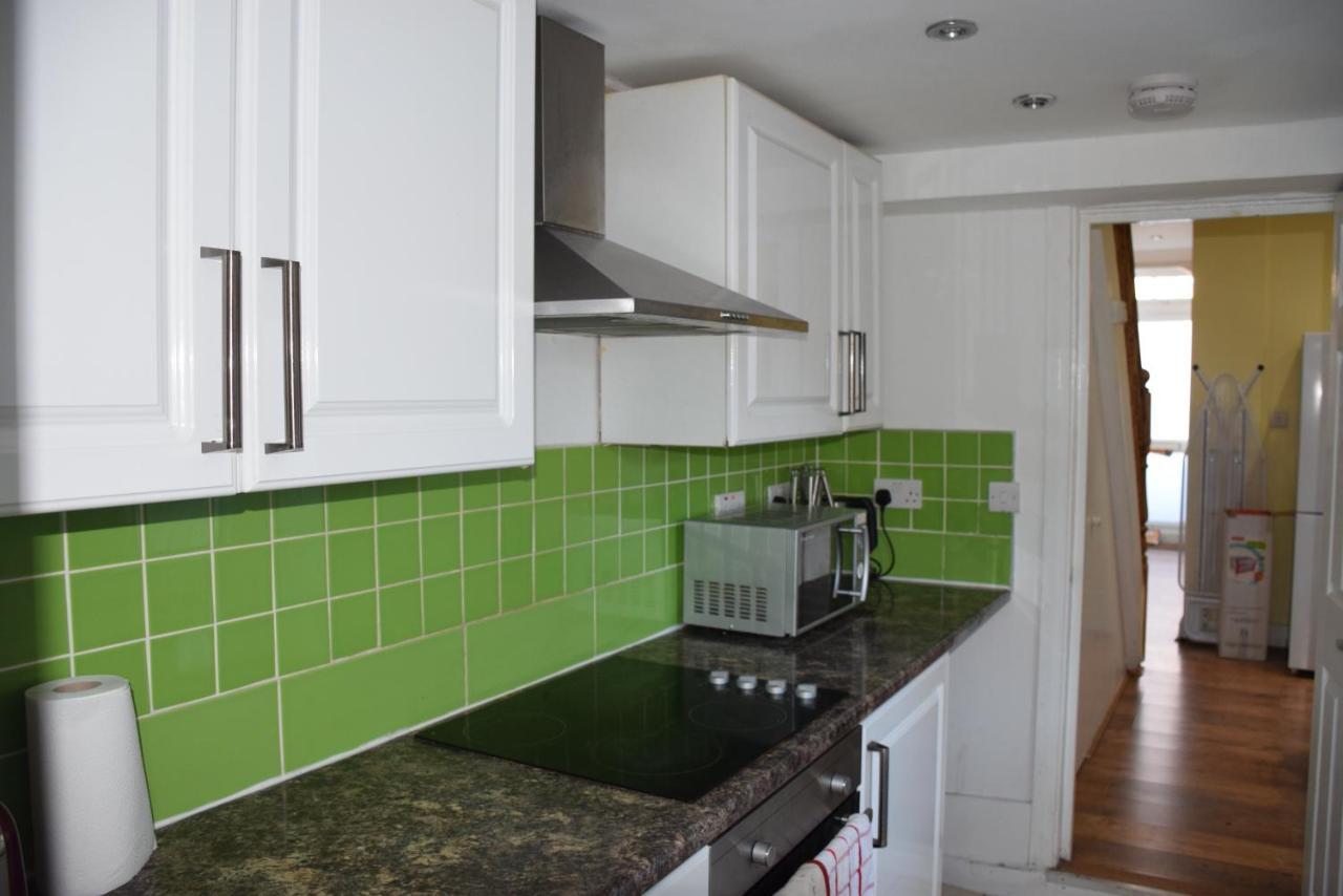 Three Bedroom House Lancaster Road لندن المظهر الخارجي الصورة