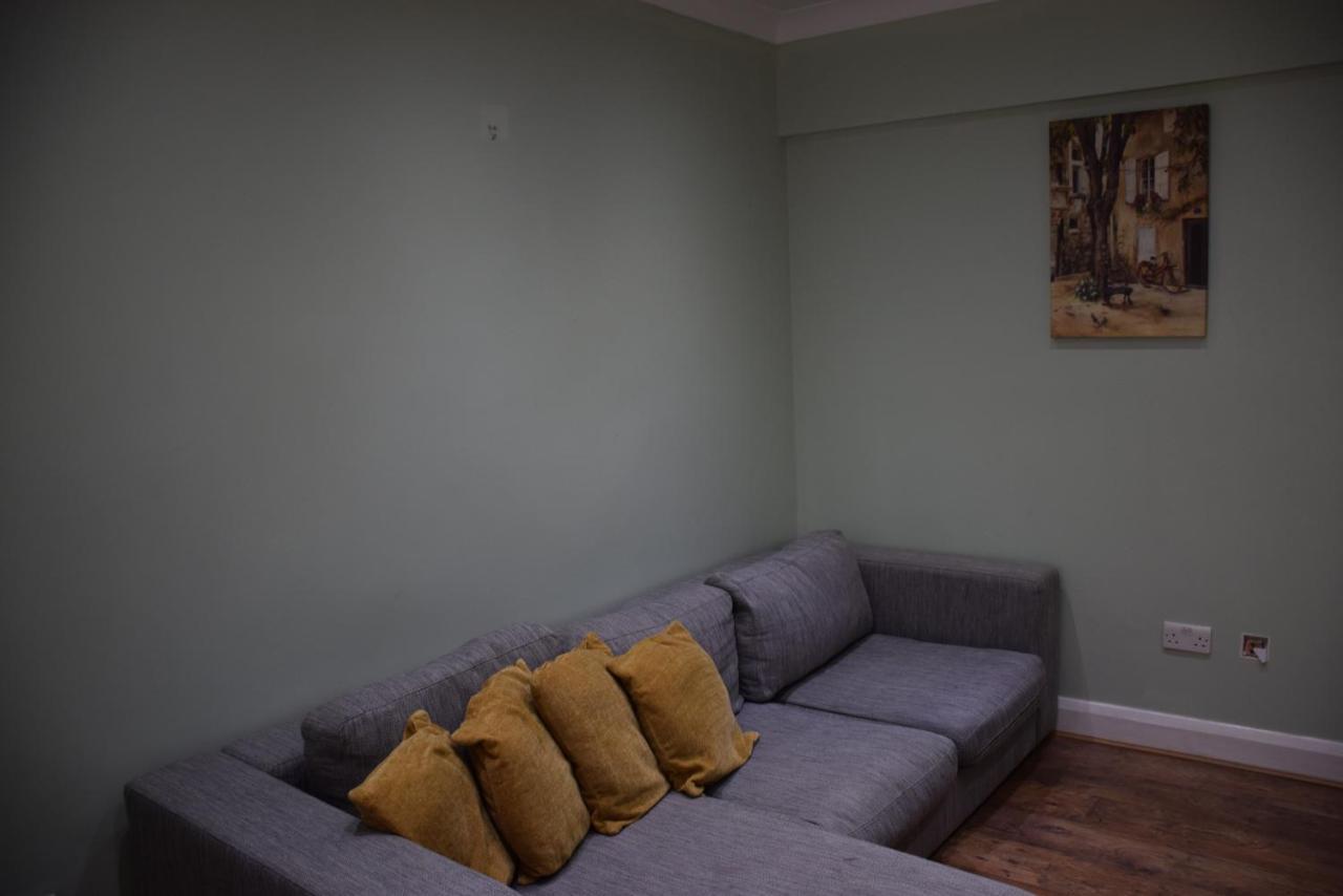 Three Bedroom House Lancaster Road لندن المظهر الخارجي الصورة